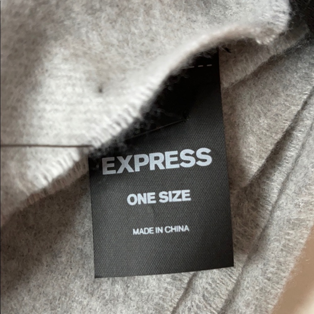 Express Gray Scarf NWT - Picture 6 of 8